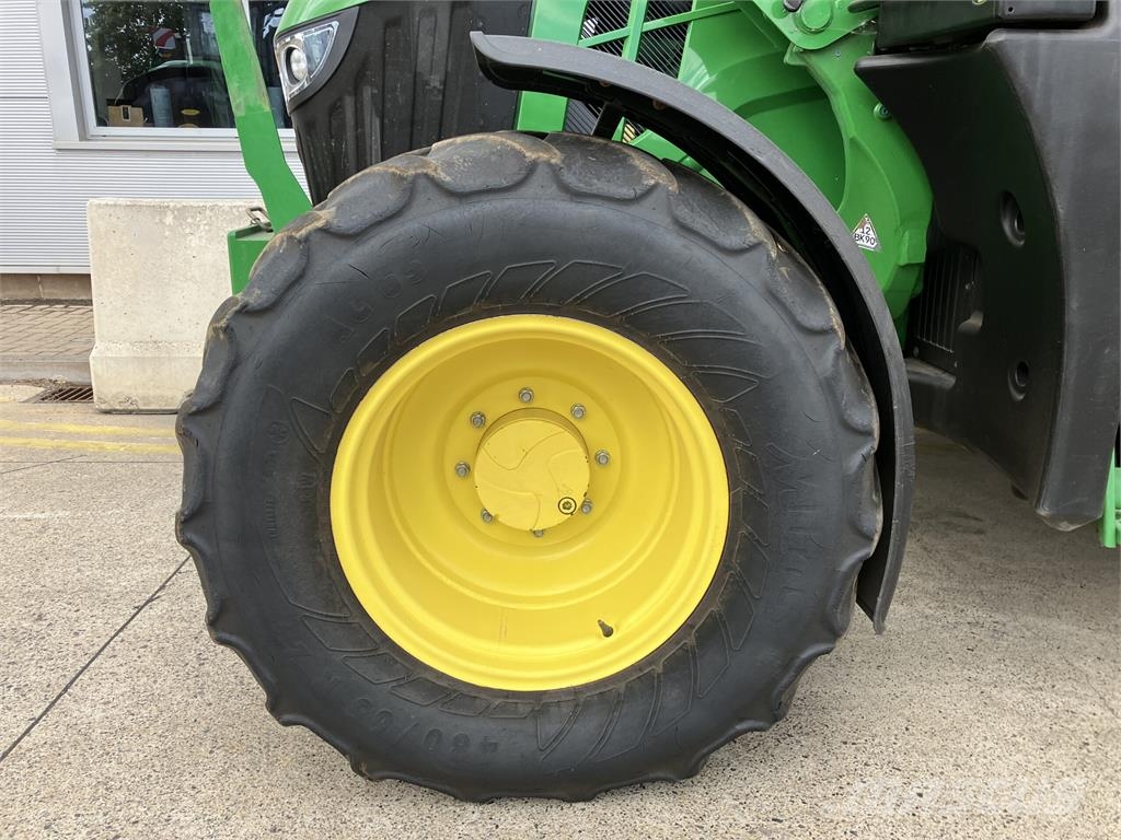 John Deere 6120M الجرارات