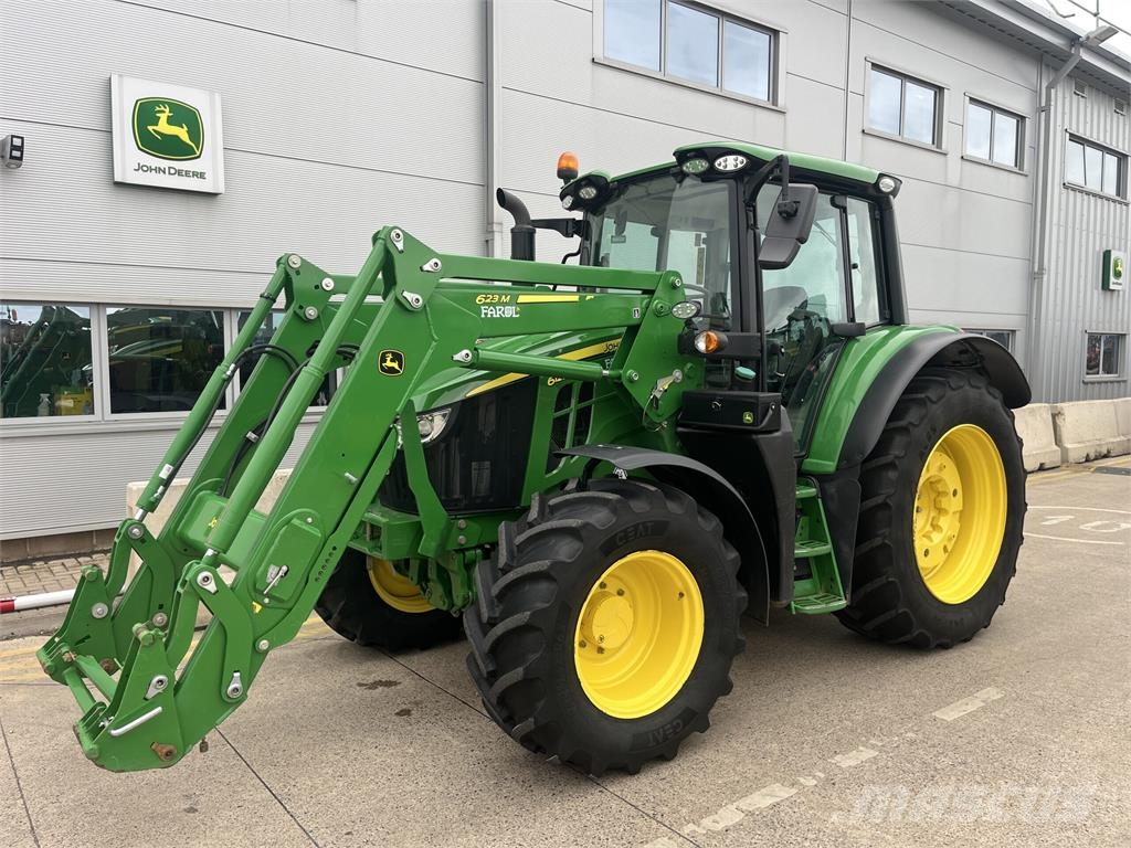 John Deere 6120M Traktoren