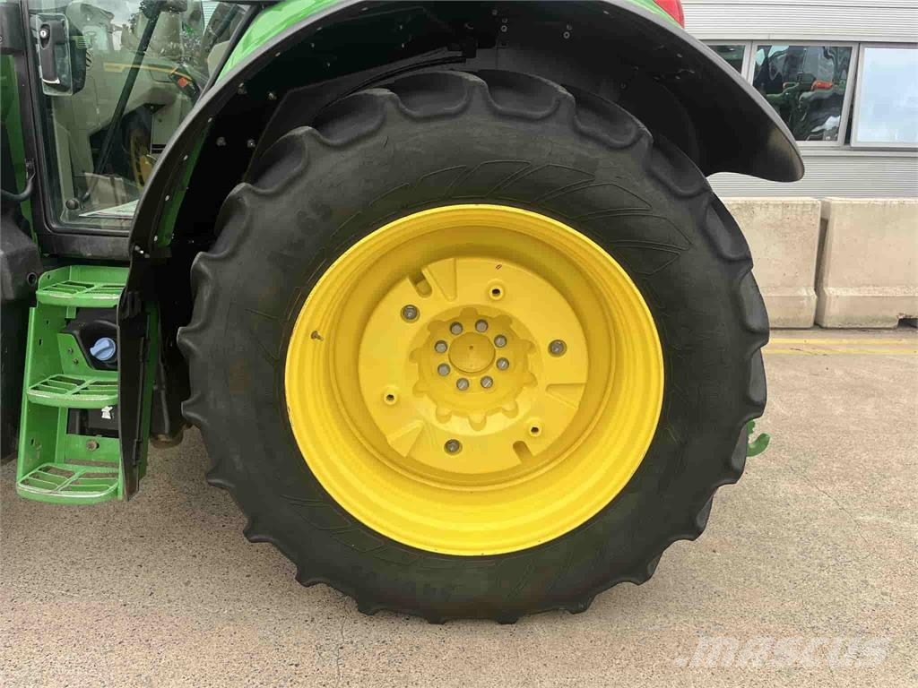 John Deere 6120M Traktoren