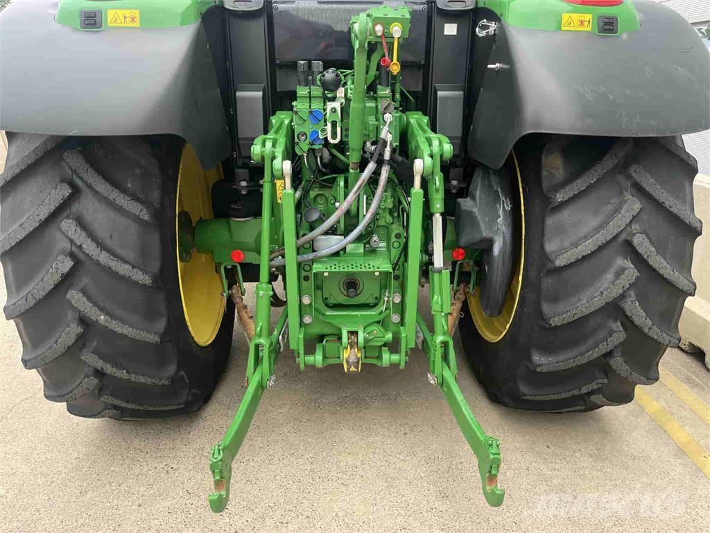 John Deere 6120M Traktoren