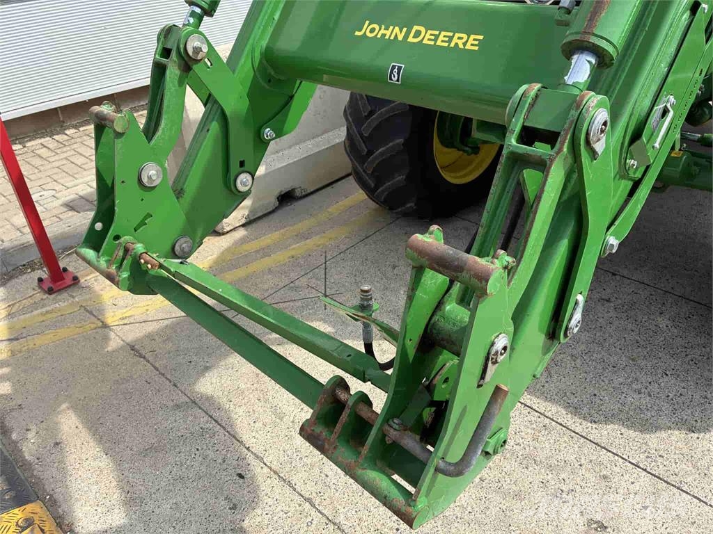 John Deere 6120M Traktoren