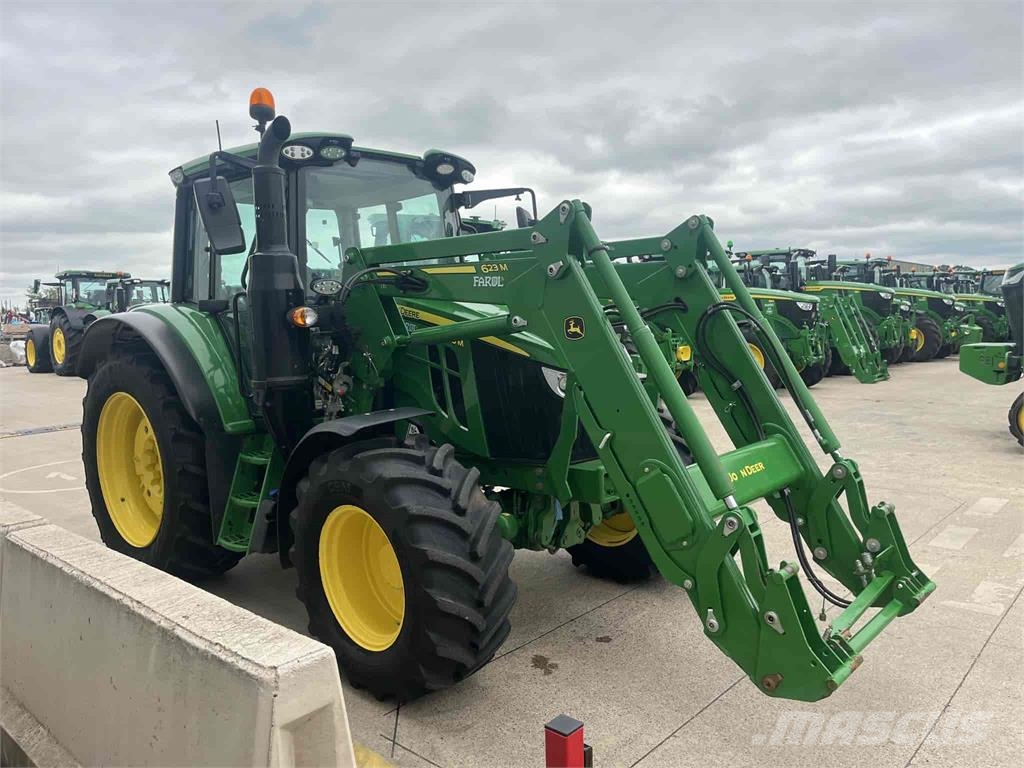 John Deere 6120M Traktoren