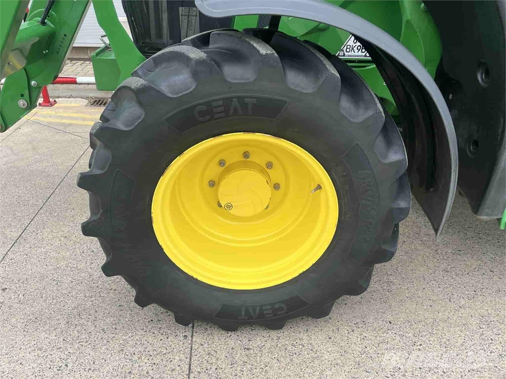 John Deere 6120M Traktoren