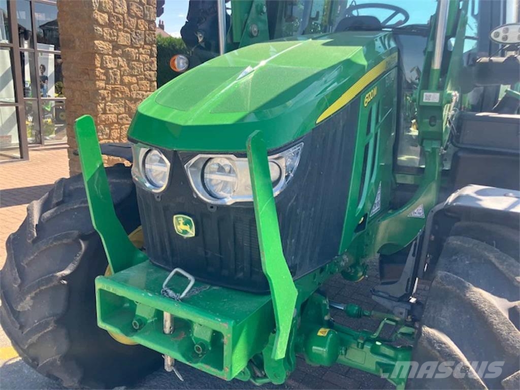 John Deere 6120M الجرارات