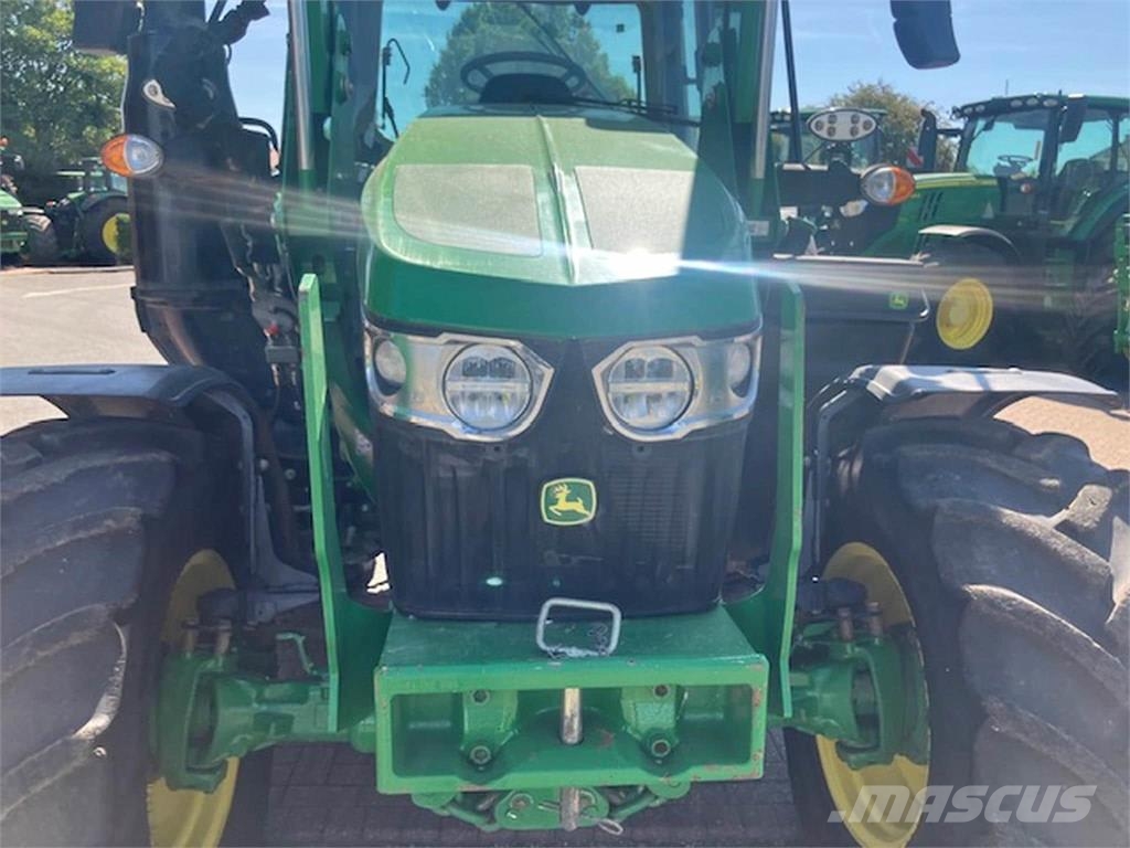 John Deere 6120M الجرارات
