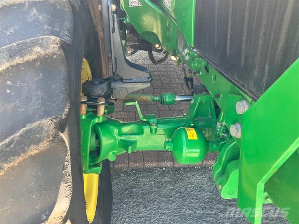 John Deere 6120M الجرارات