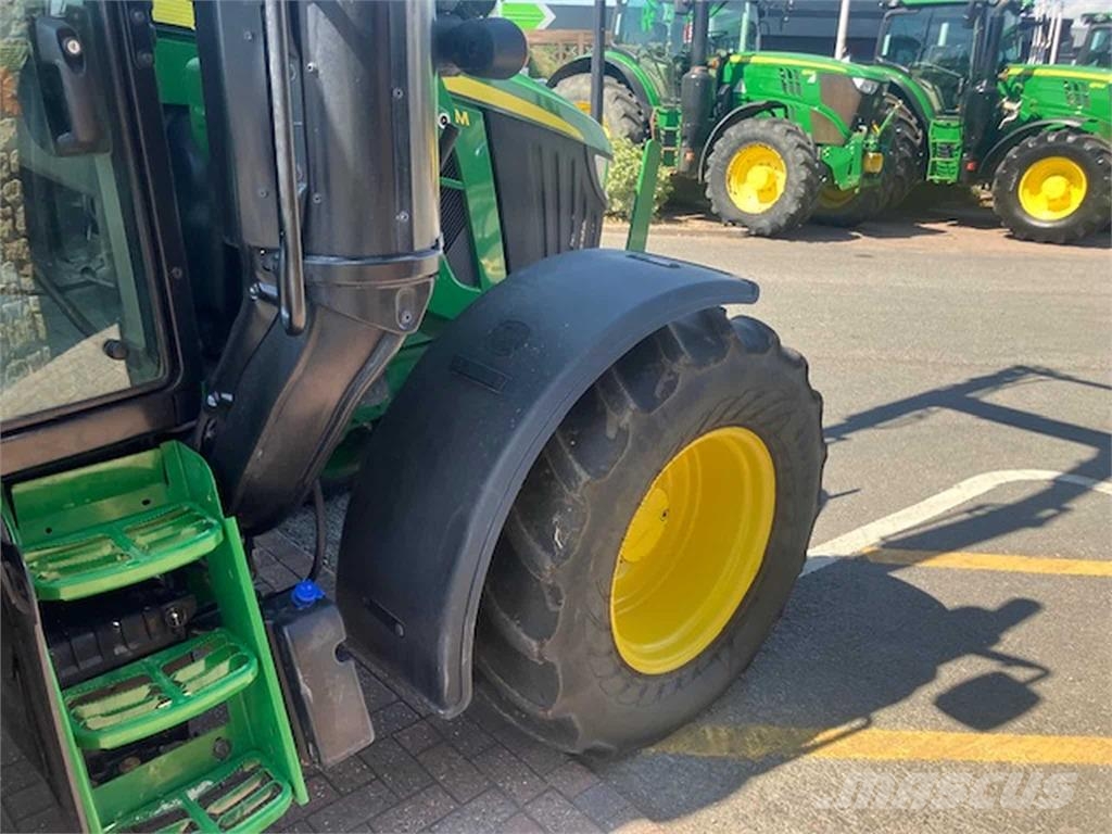 John Deere 6120M الجرارات