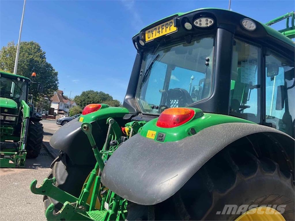 John Deere 6120M الجرارات