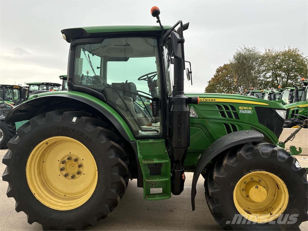 John Deere 6130R Traktori