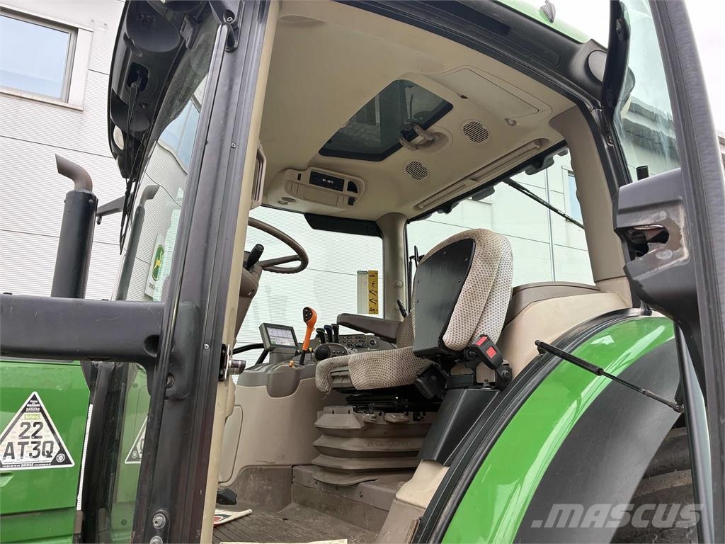 John Deere 6130R Traktori