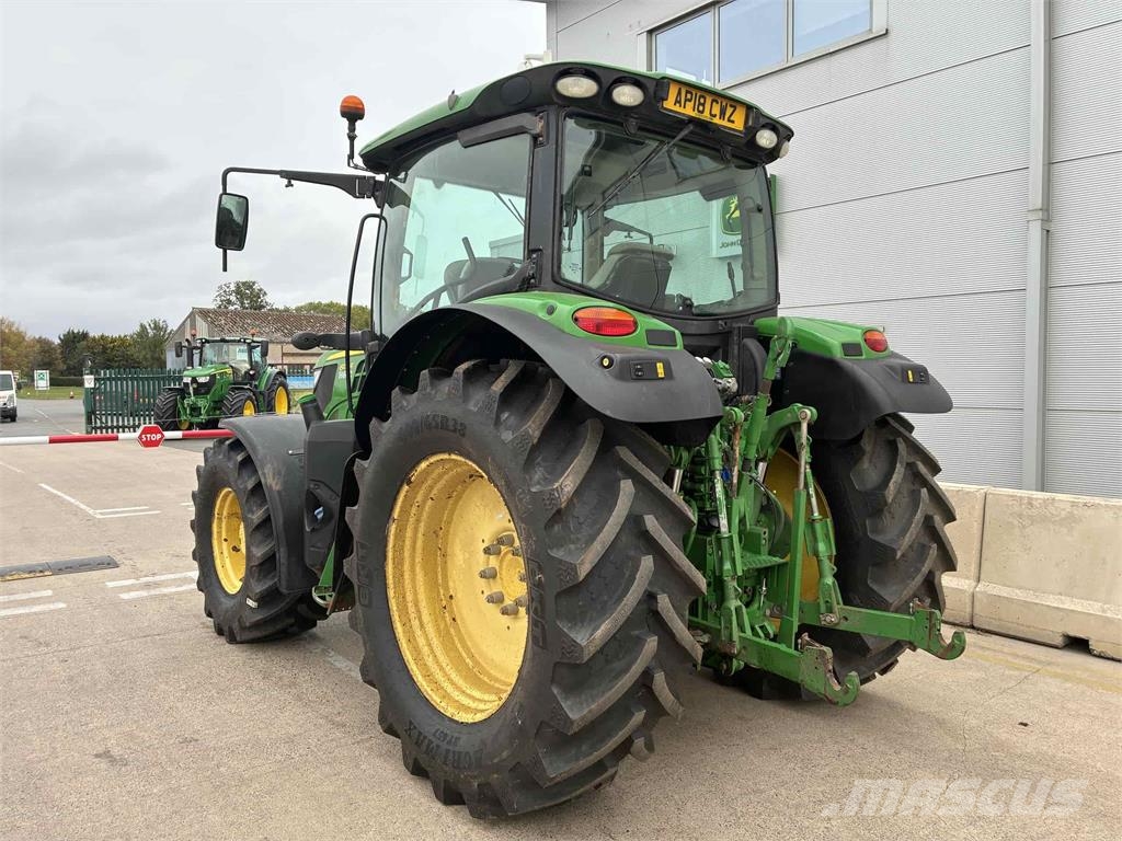John Deere 6130R Traktori