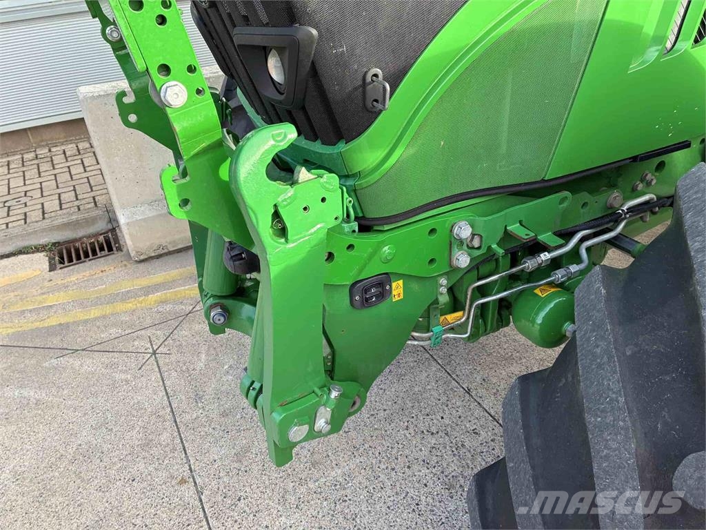 John Deere 6155R الجرارات