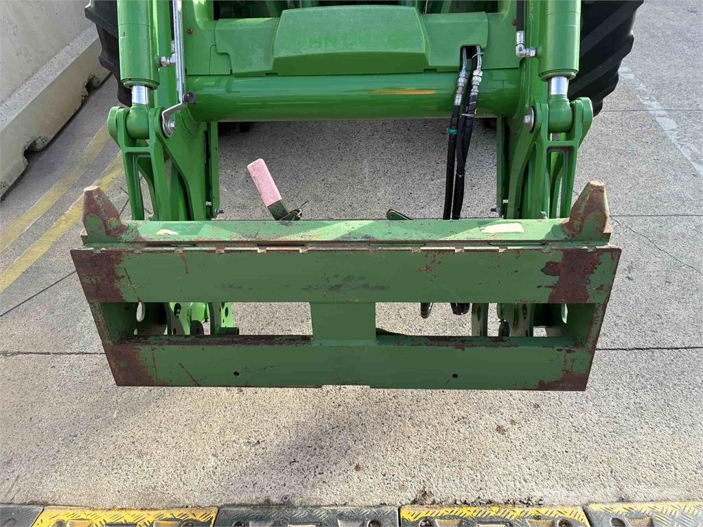 John Deere 6155R الجرارات