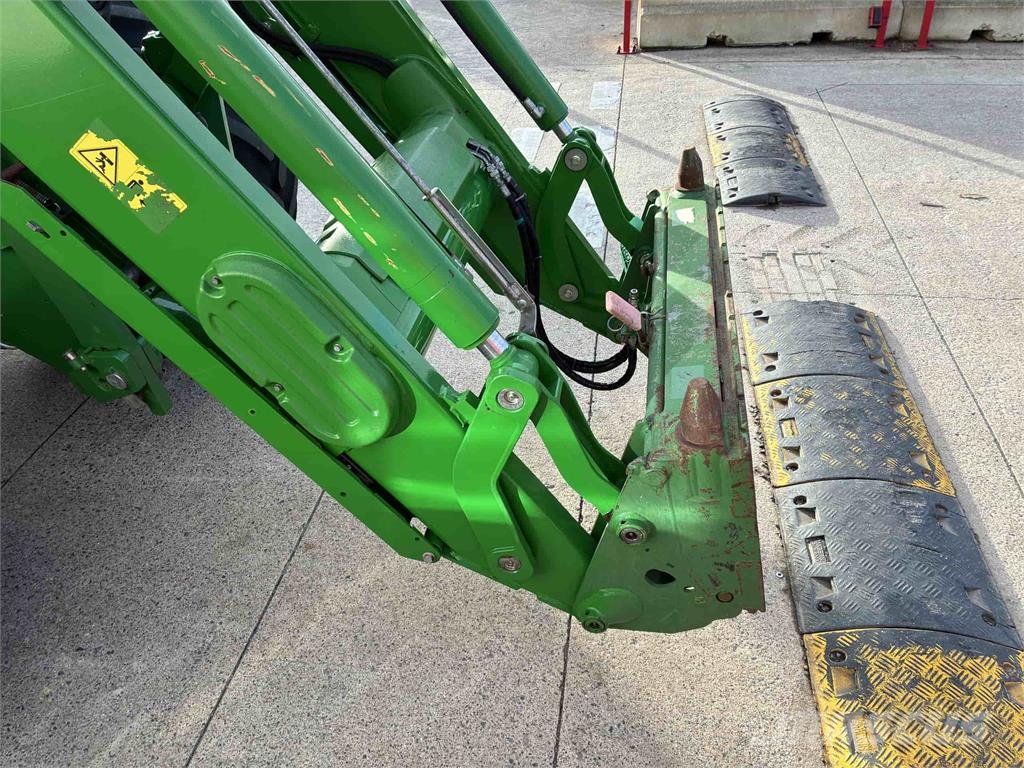 John Deere 6155R الجرارات