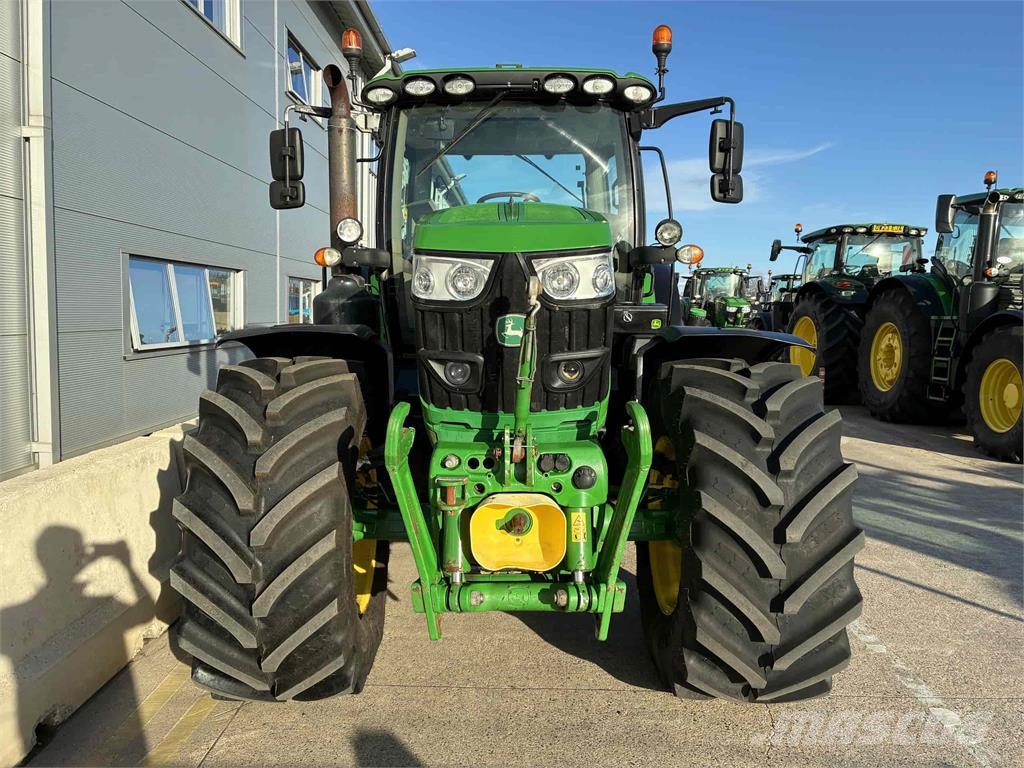 John Deere 6155R الجرارات