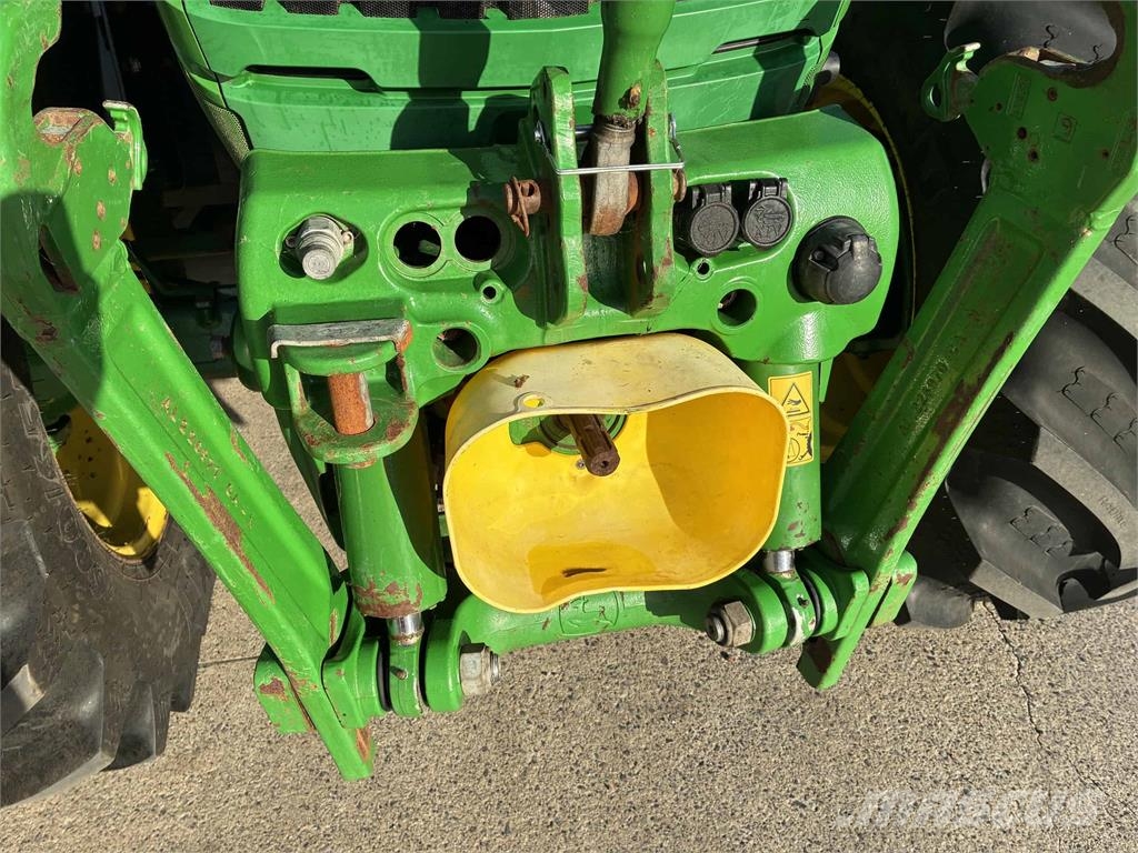 John Deere 6155R الجرارات