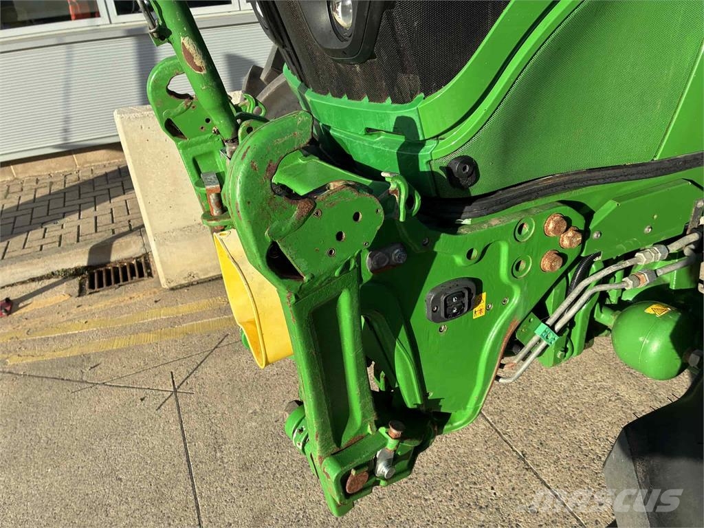 John Deere 6155R الجرارات