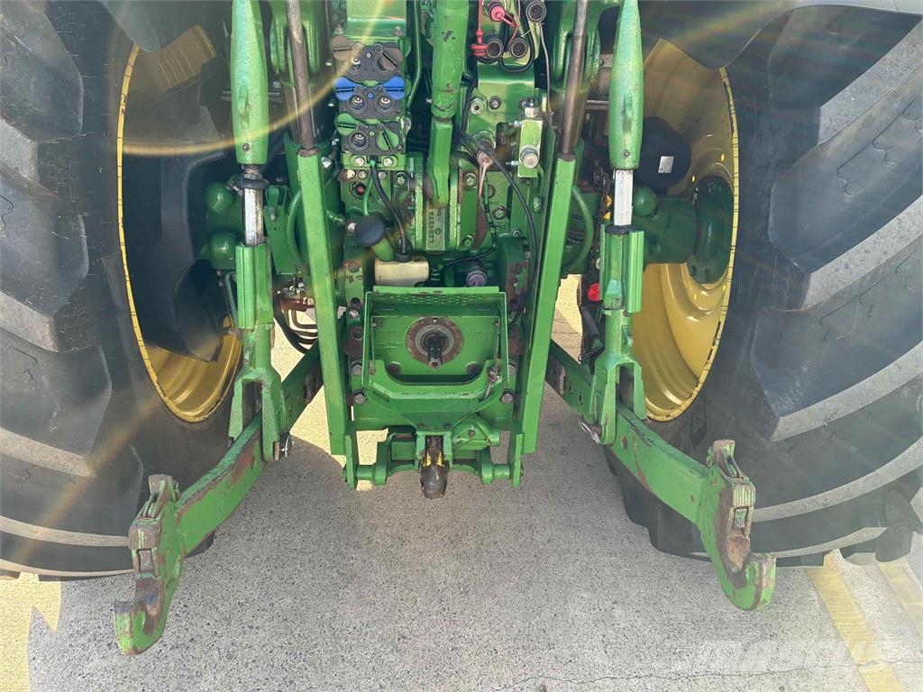 John Deere 6155R الجرارات