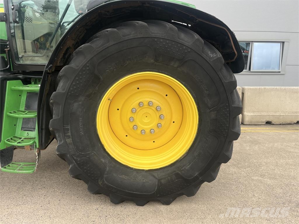 John Deere 6190R Traktory