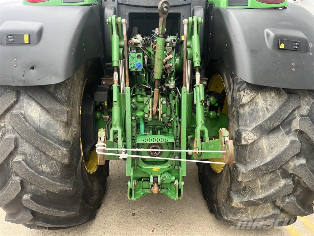 John Deere 6190R Traktory