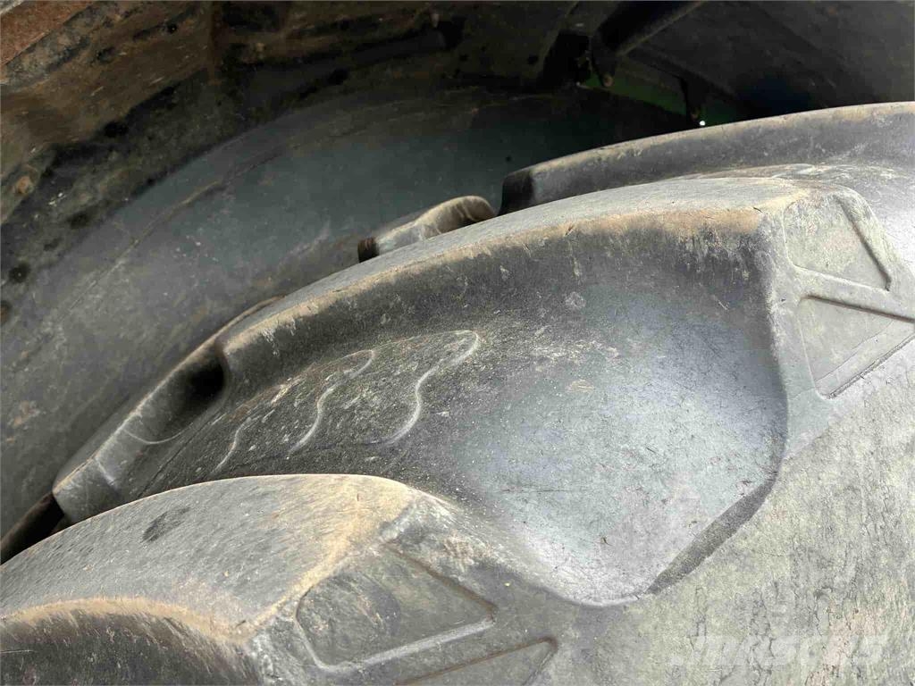 John Deere 6210R 拖拉机/农用车
