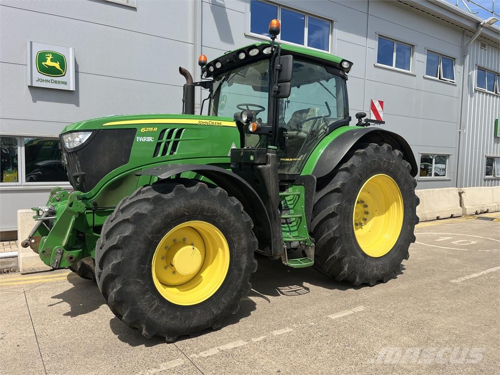 John Deere 6215R Traktori