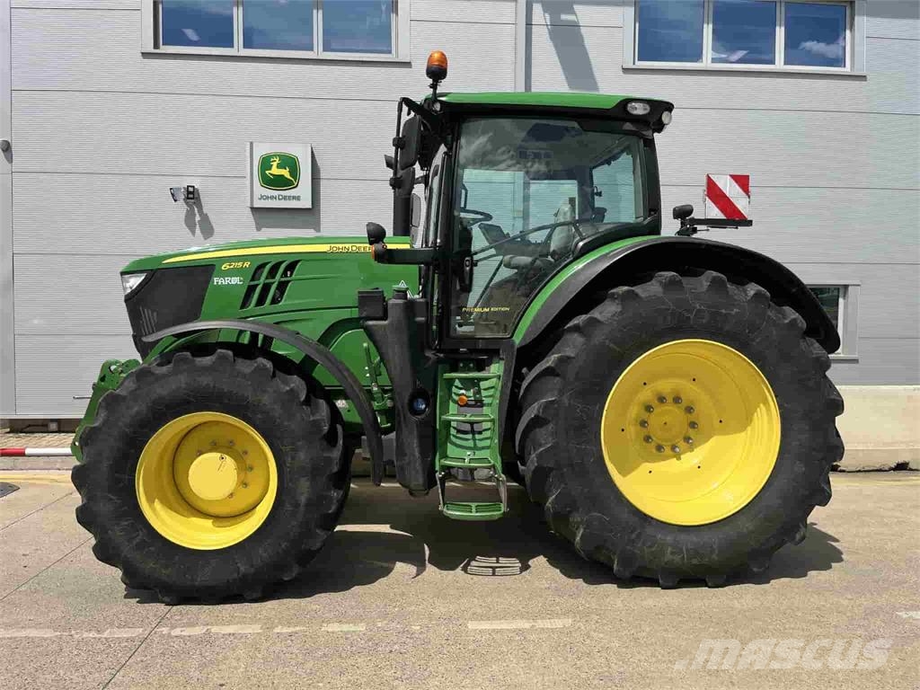 John Deere 6215R Traktori