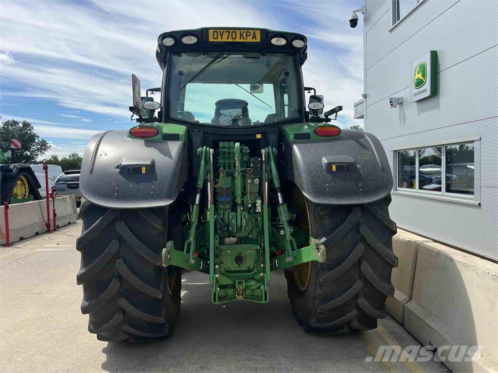 John Deere 6215R Traktori