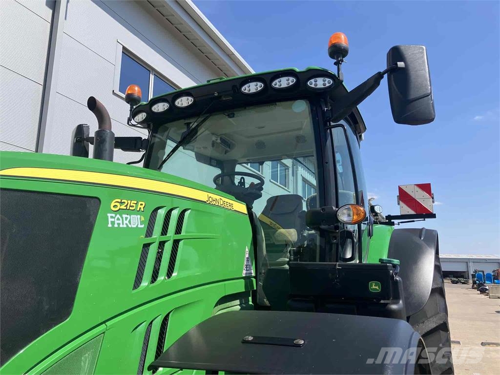 John Deere 6215R Traktori