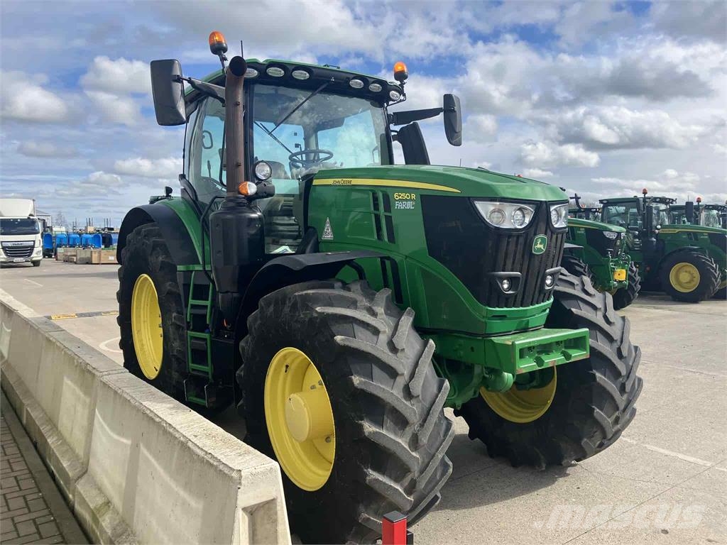 John Deere 6250R Traktoriai
