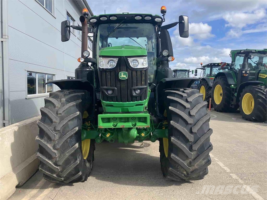 John Deere 6250R Traktoriai