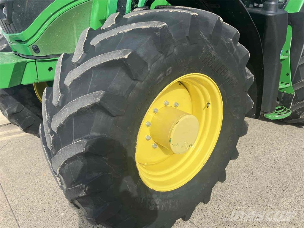 John Deere 6250R Traktoriai