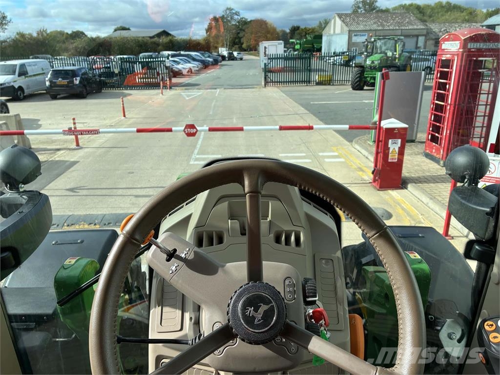 John Deere 6M 125 الجرارات