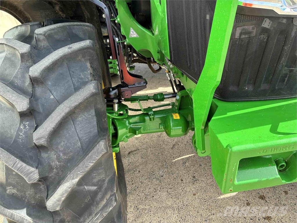 John Deere 6M 125 الجرارات