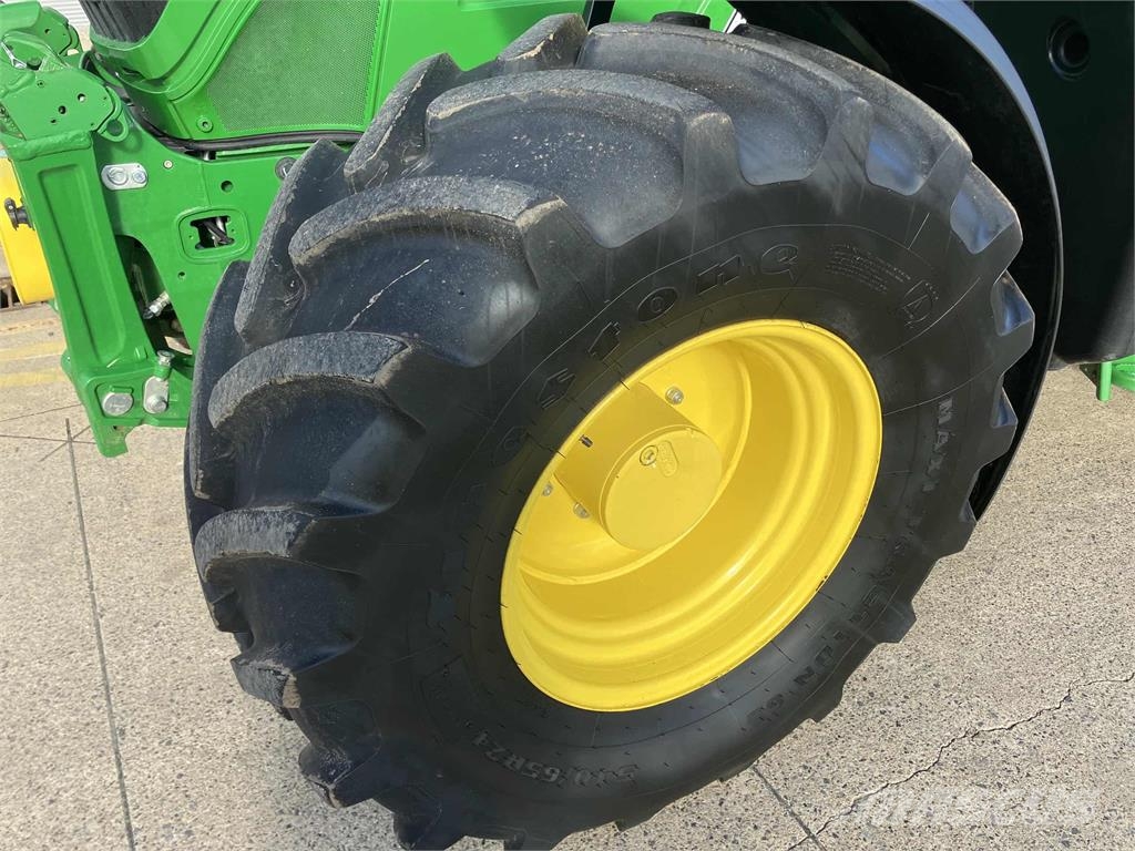 John Deere 6M 130 الجرارات