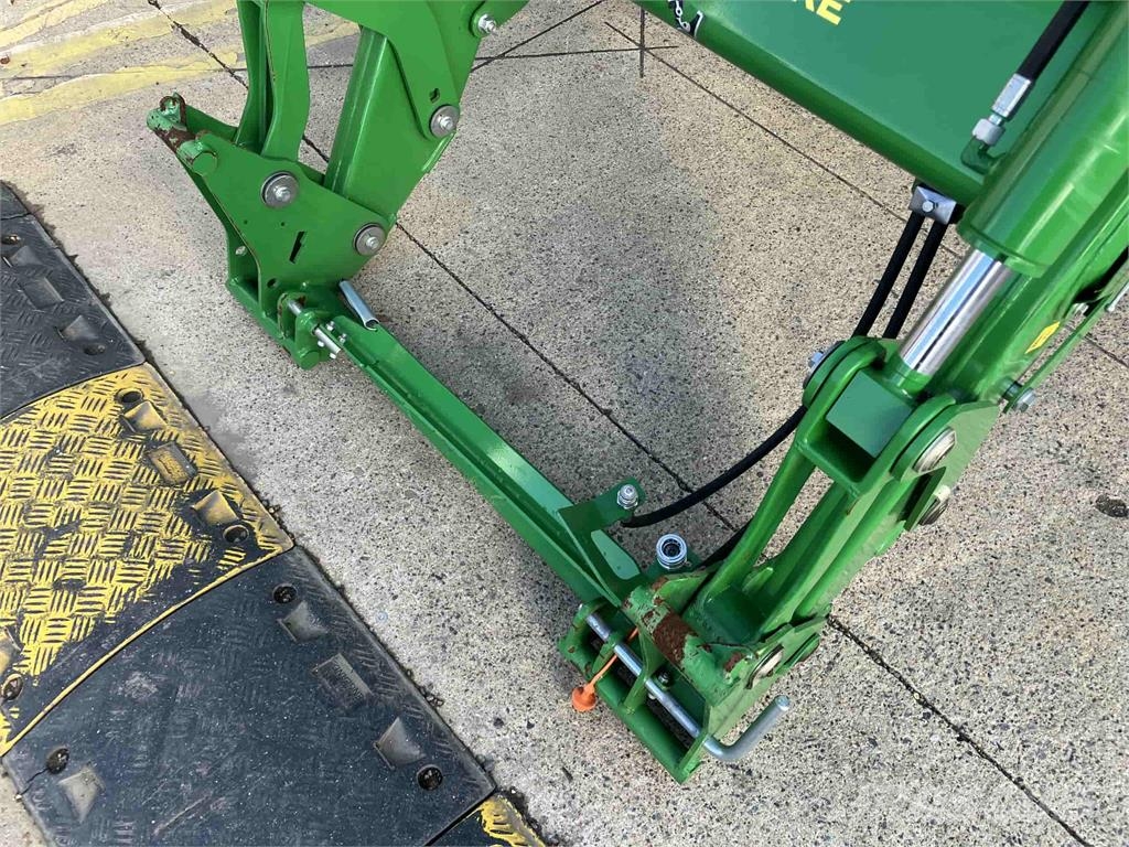 John Deere 6M 130 الجرارات