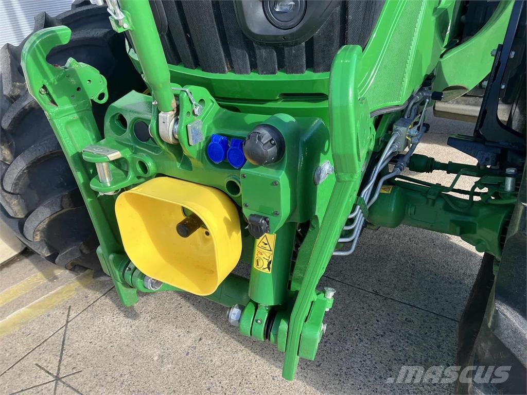 John Deere 6M 130 الجرارات