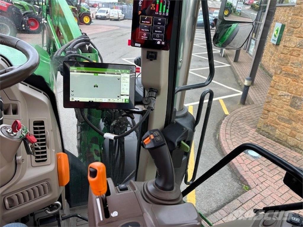 John Deere 6M 185 الجرارات