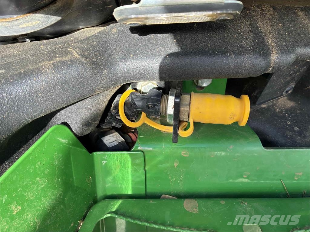 John Deere 6R 145 الجرارات