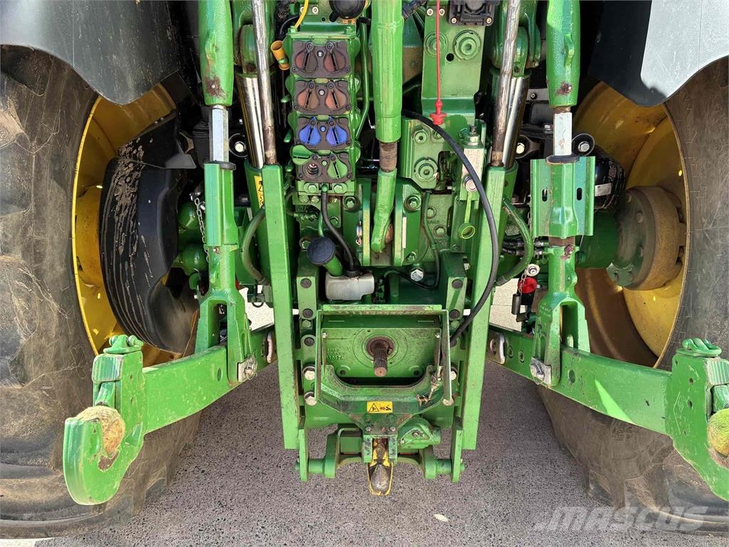 John Deere 6R 145 الجرارات