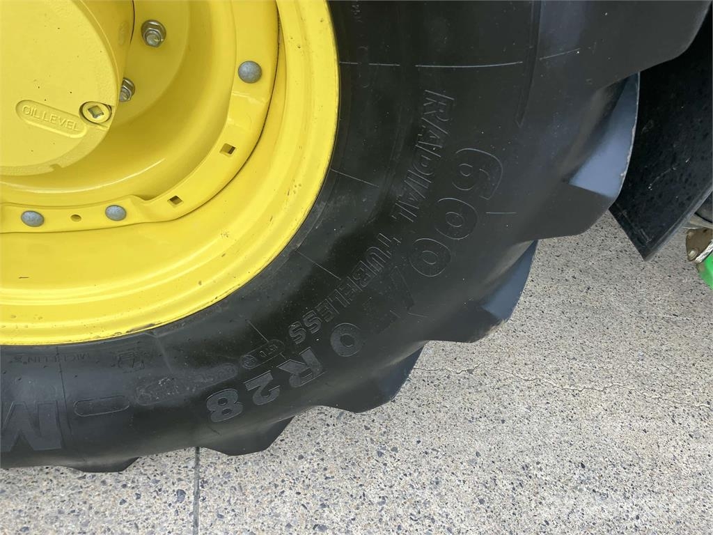 John Deere 6R 215 Tractors