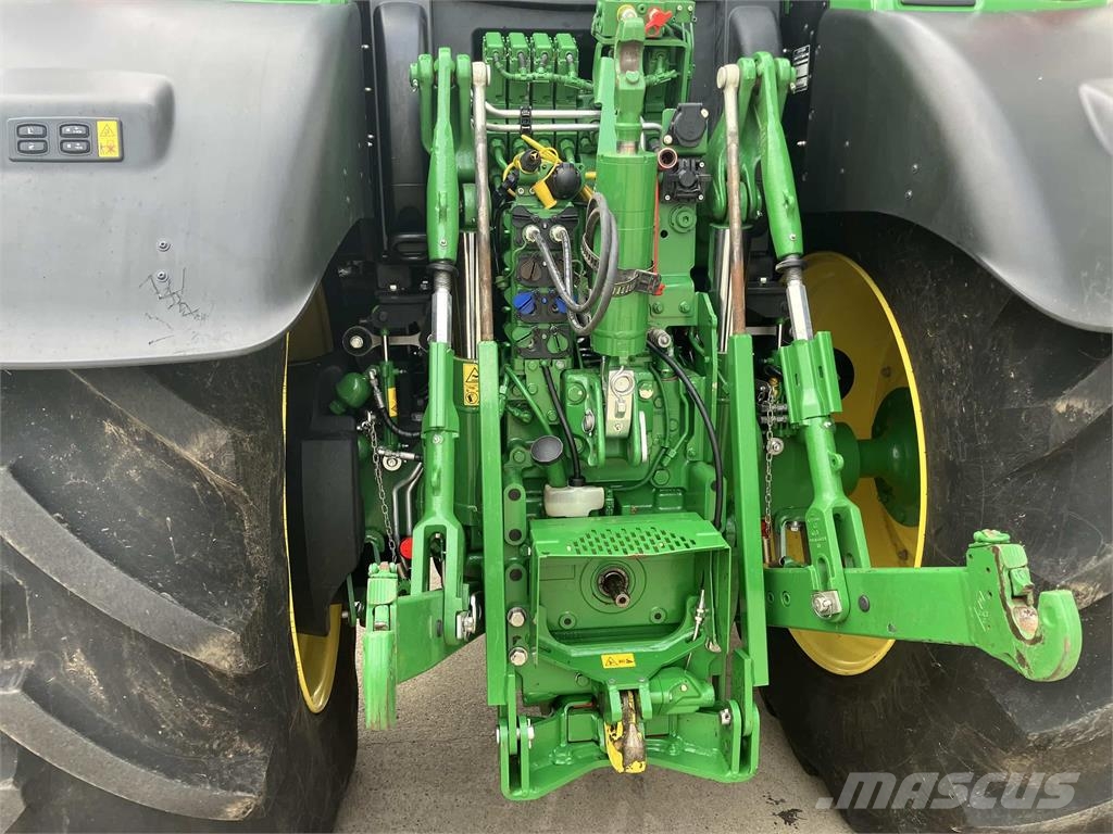 John Deere 6R 215 Tractors