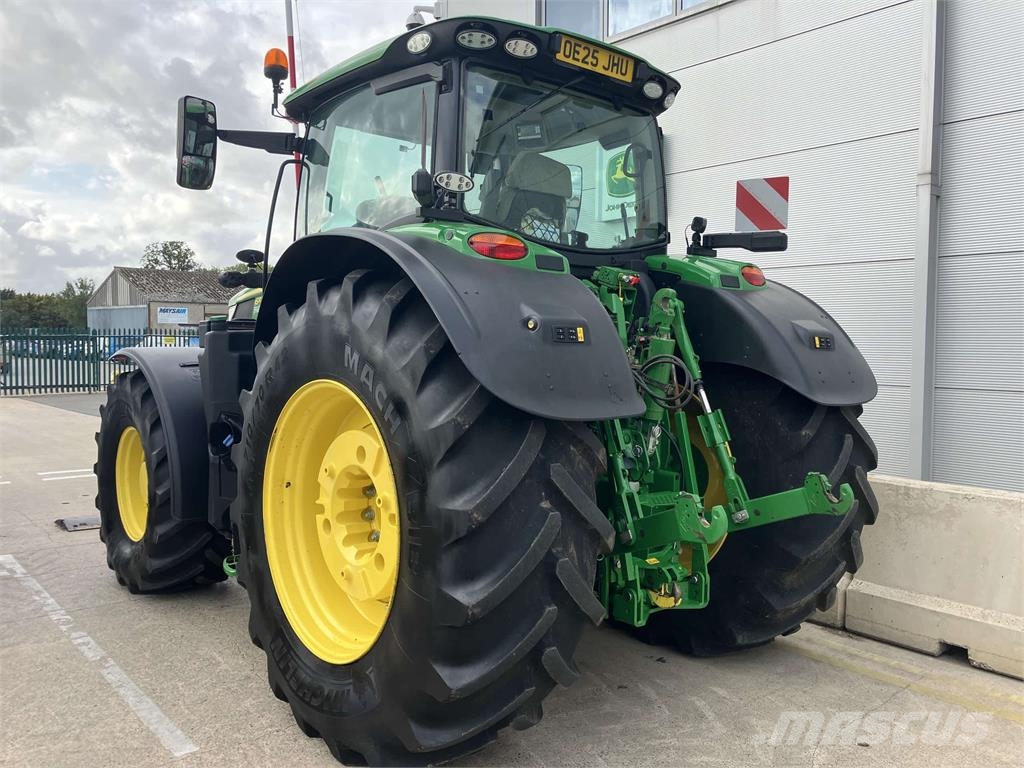 John Deere 6R 215 Tractors