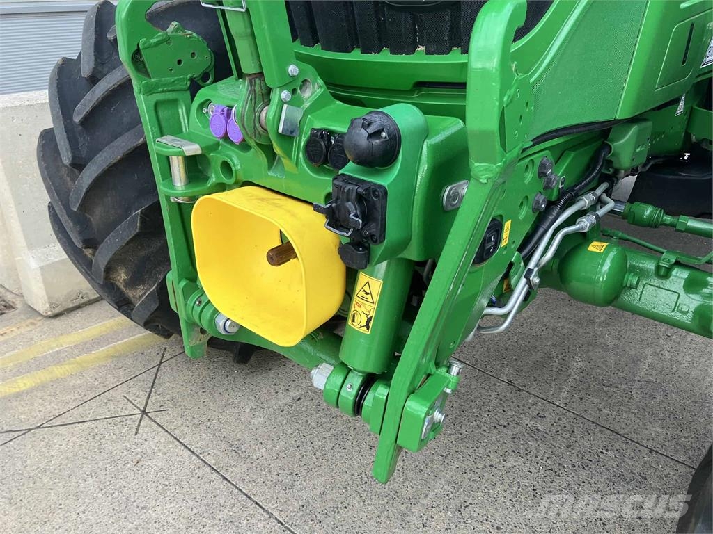 John Deere 6R 215 Tractors