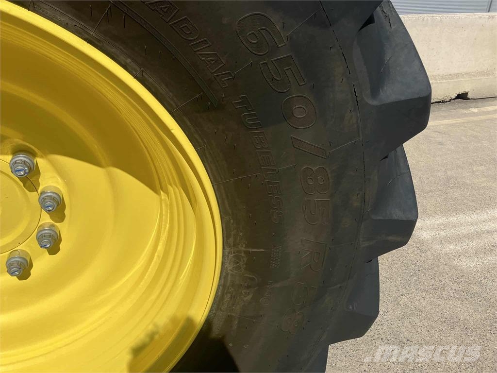 John Deere 6R 215 Traktori