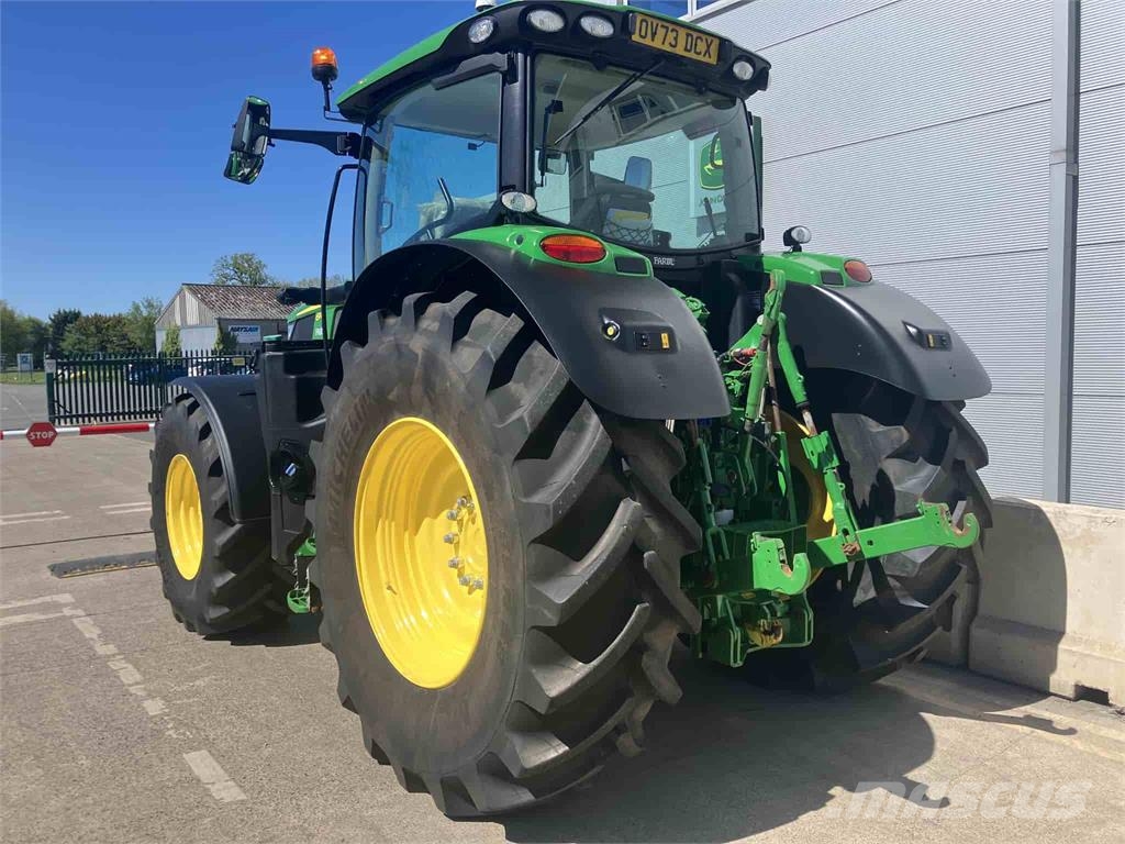 John Deere 6R 215 Traktori