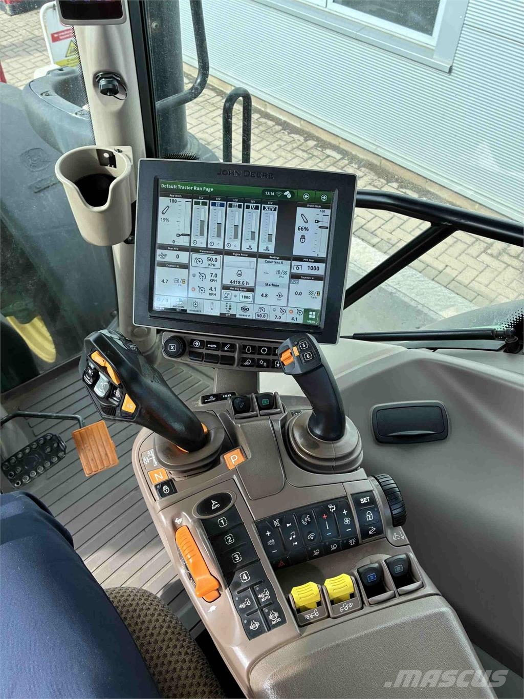 John Deere 6R 215 Tractors
