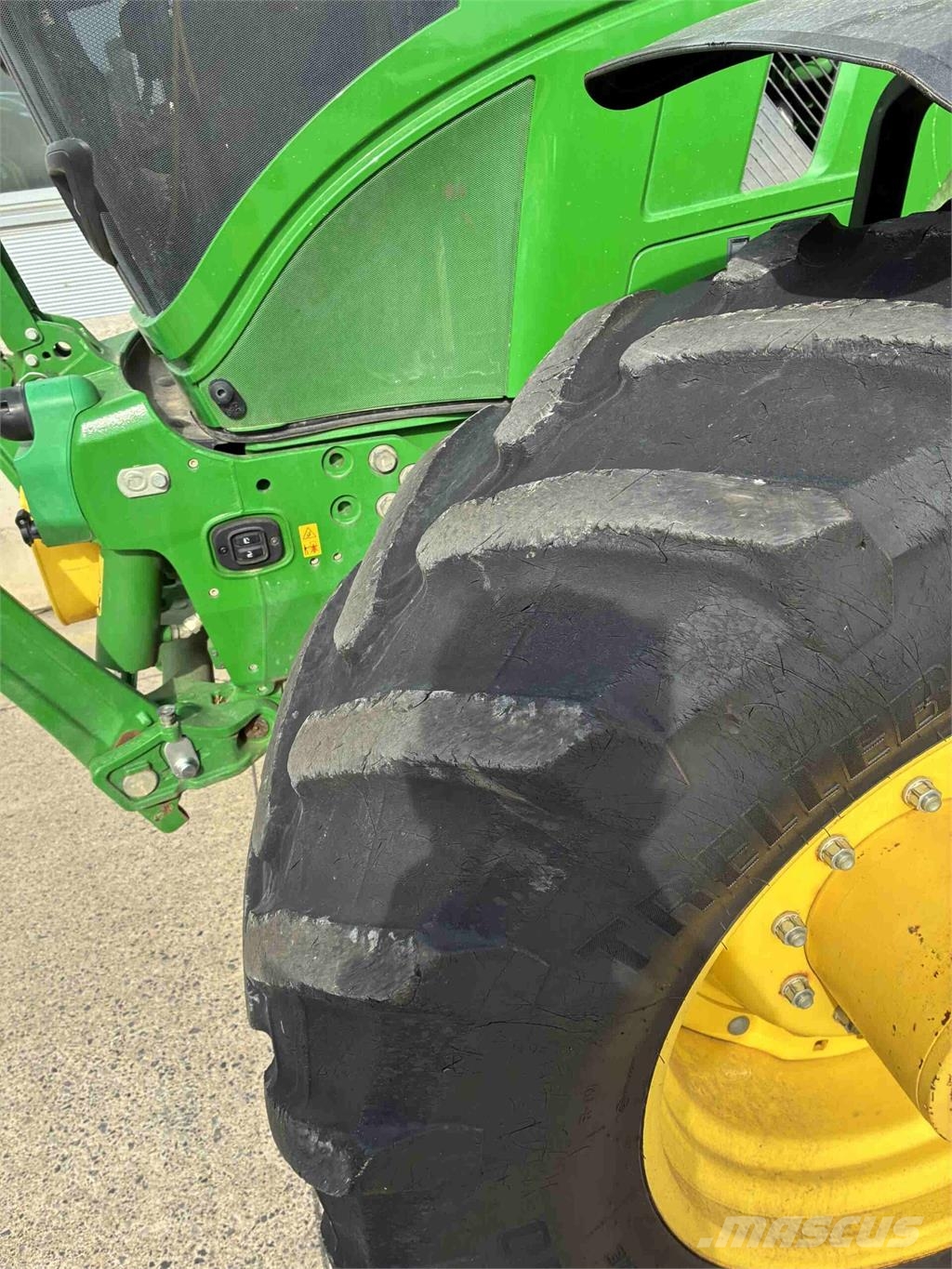 John Deere 6R 215 Tractors