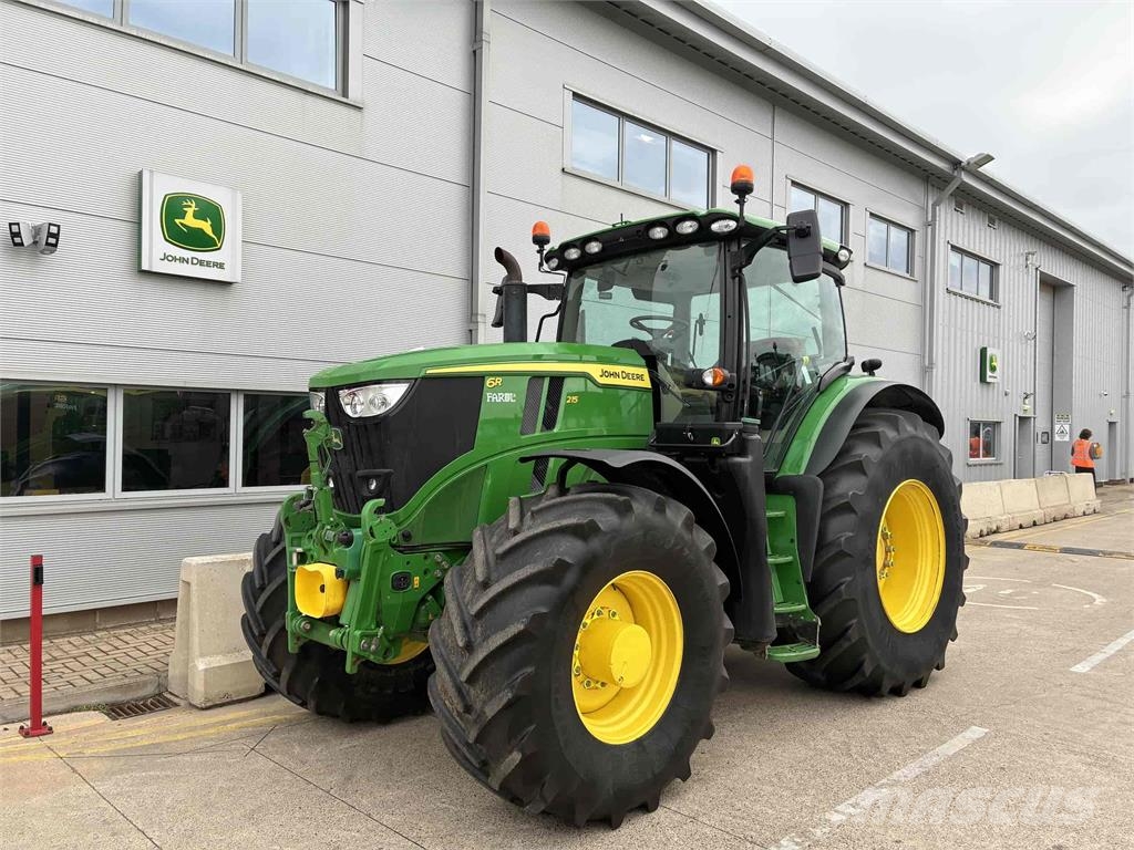 John Deere 6R 215 الجرارات