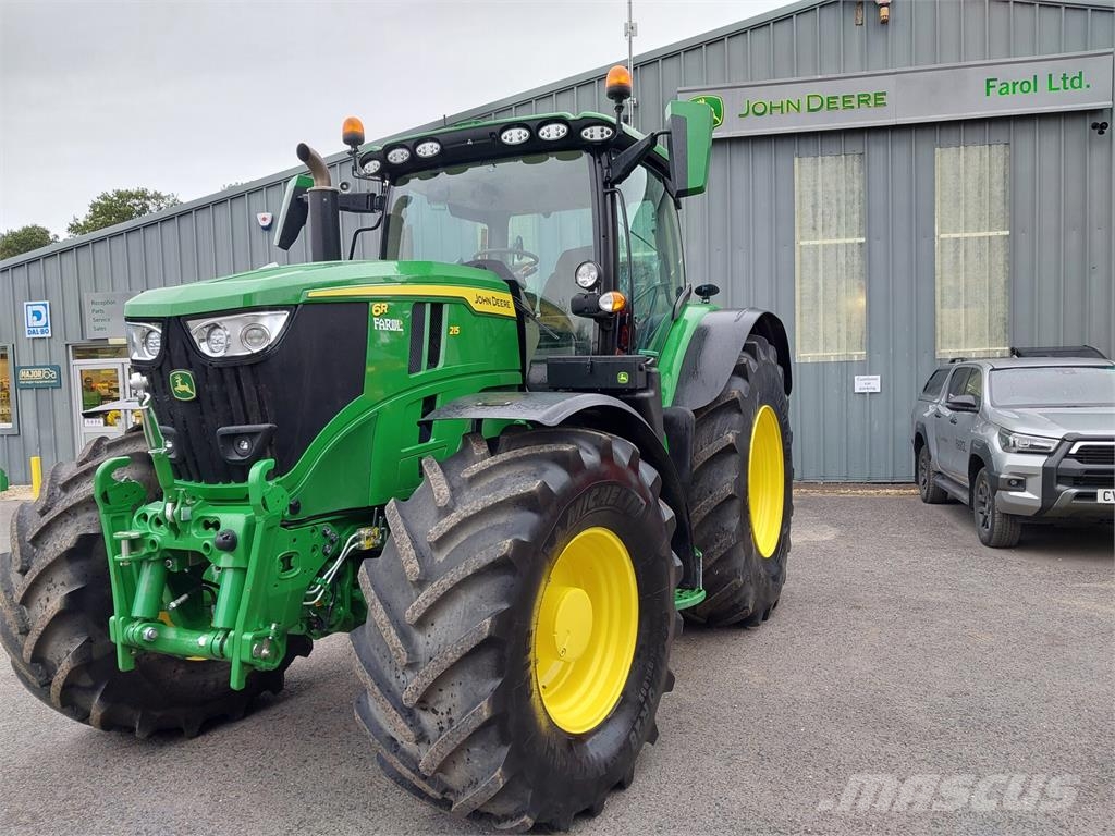 John Deere 6R 215 Traktori